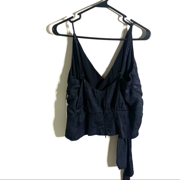 ASTR Python Sleeveless Top - Picture 4 of 6